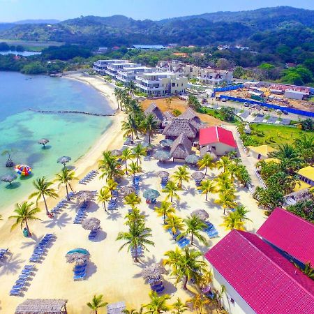 Las Palmas Beach Hotel Dixon Cove エクステリア 写真